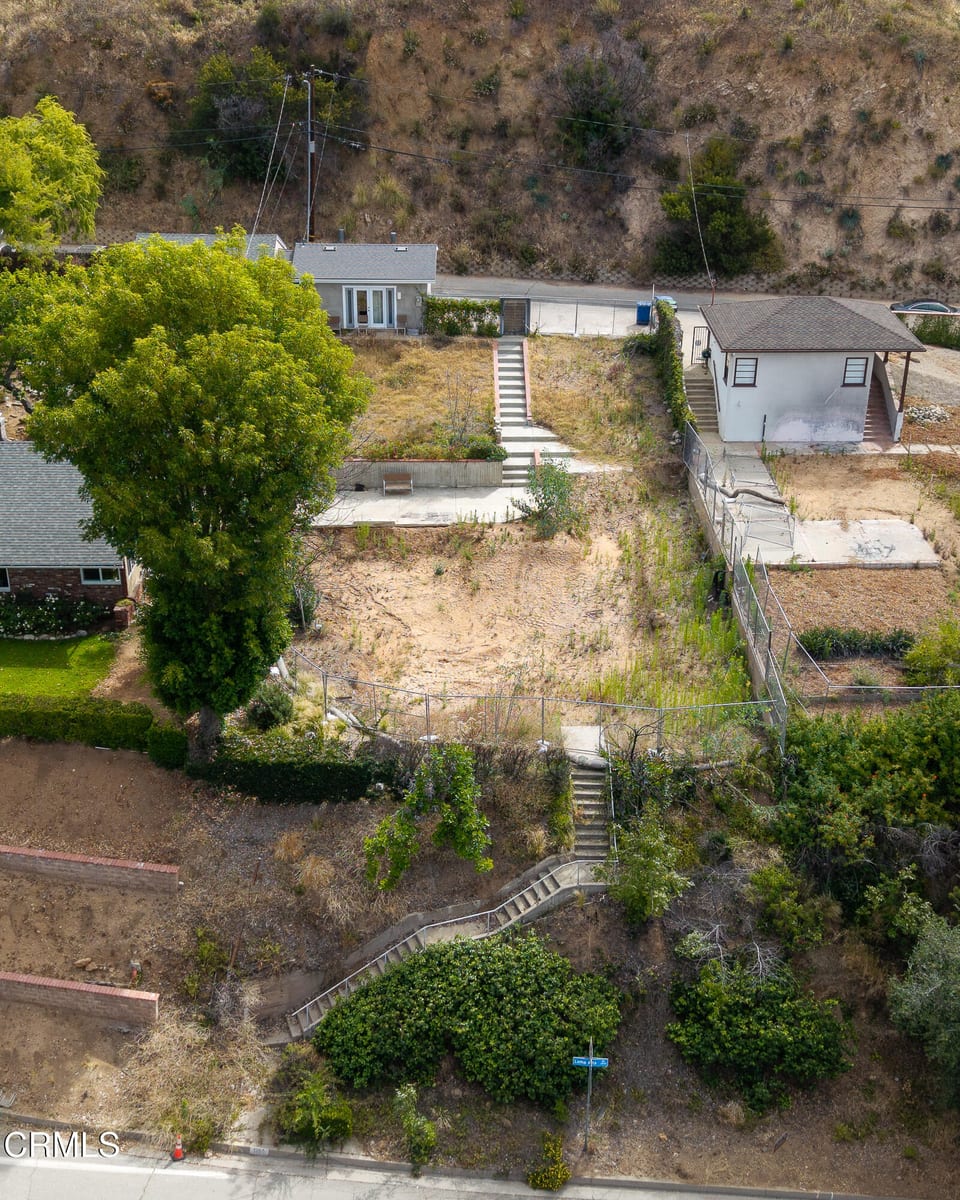1205 East Loma Alta Drive