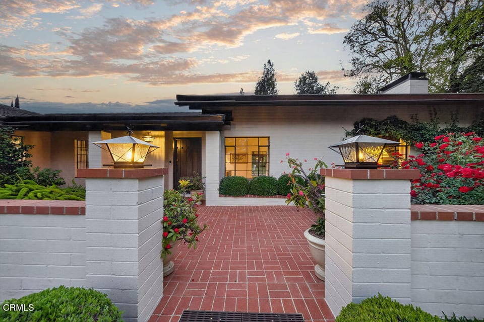1115 South Oak Knoll Avenue, Pasadena, CA 91106