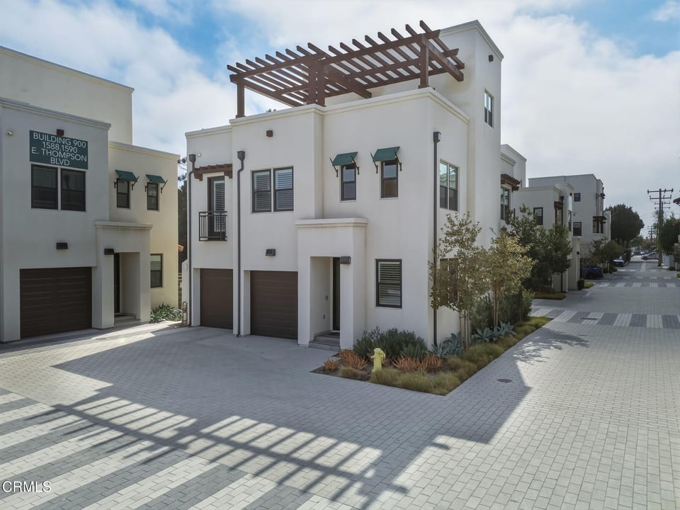 1582 East Thompson Boulevard, Ventura, CA 93001
