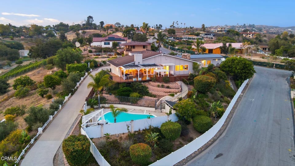 585 Otero Court, Camarillo, CA 93010