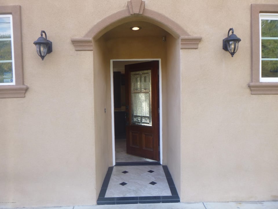 770 West Altadena Drive