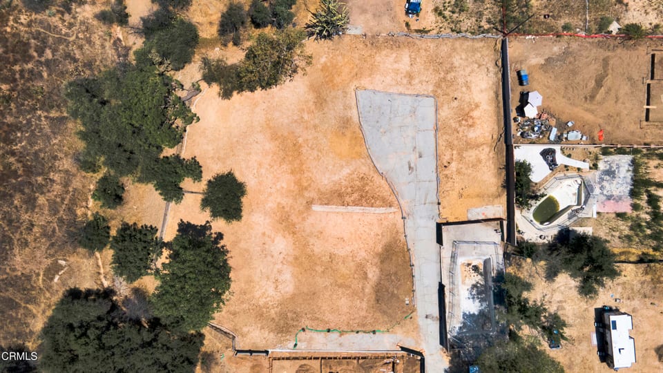 575 West Loma Alta Drive