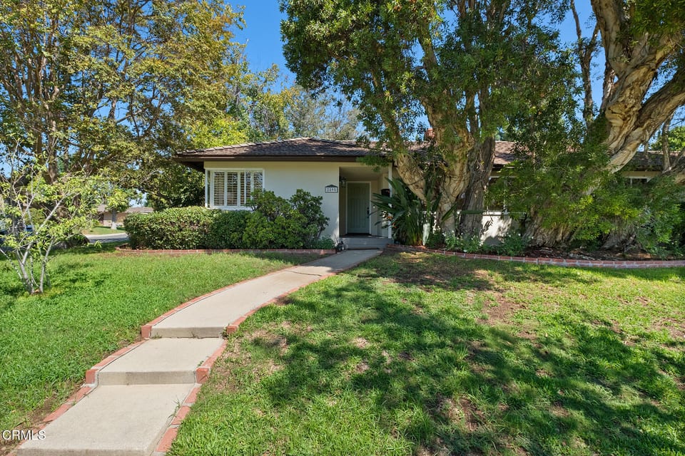 2895 Woodlawn Avenue