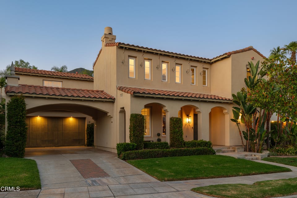 813 West Gabrielino Court