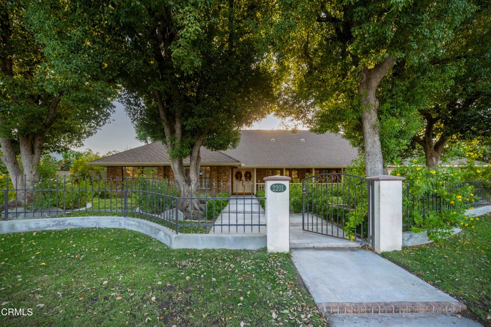 2201 Haggin Oaks Boulevard
