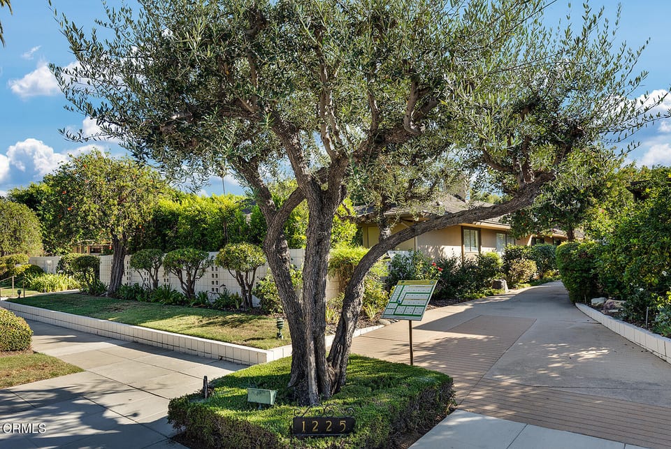 1225 North Granada Avenue
