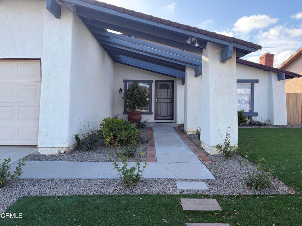 2461 Bunting Avenue, Ventura, CA 93003