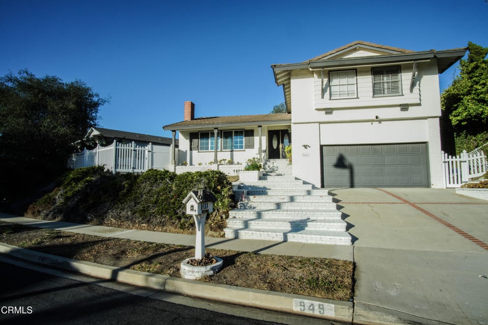 949 Calle Ruiz, Thousand Oaks, CA 91360