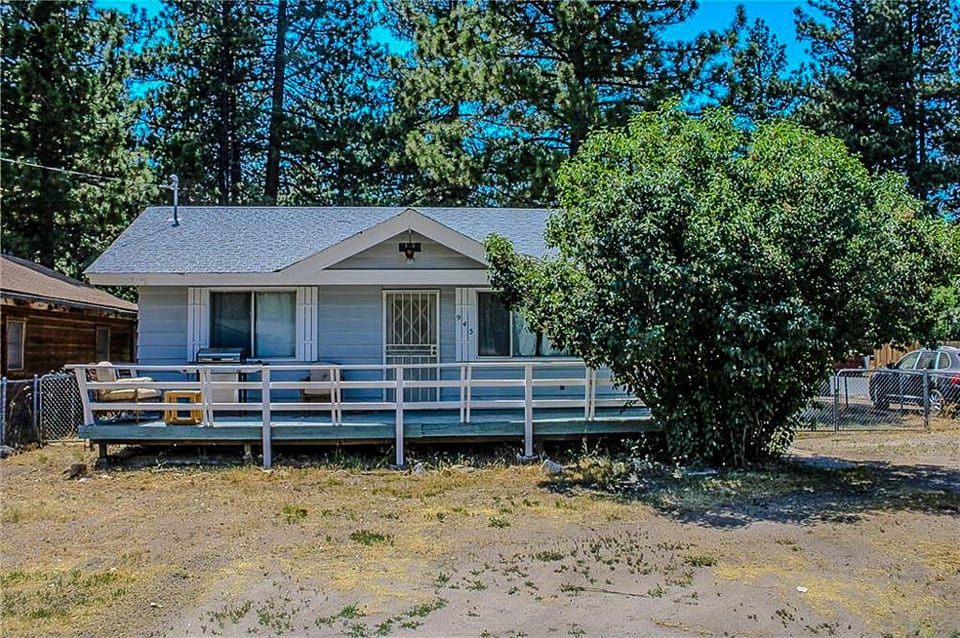 945 Greenway Drive