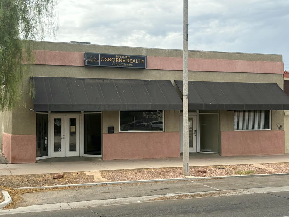 138 E Hobsonway
