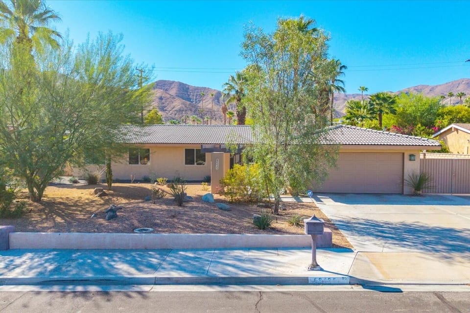 68425 Indigo Lane