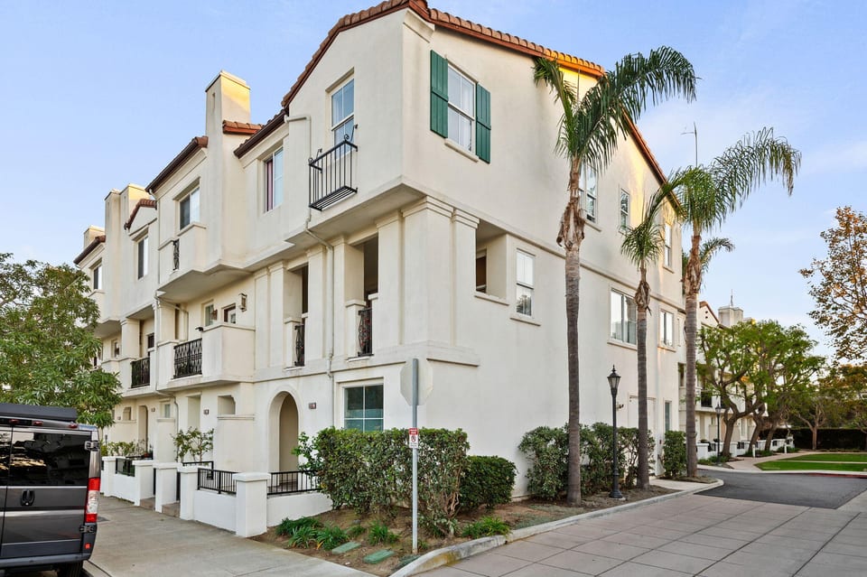 140 W Santa Clara Street, VENTURA, CA 93001