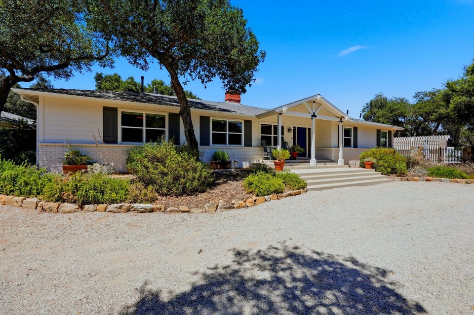 627 E Villanova Road