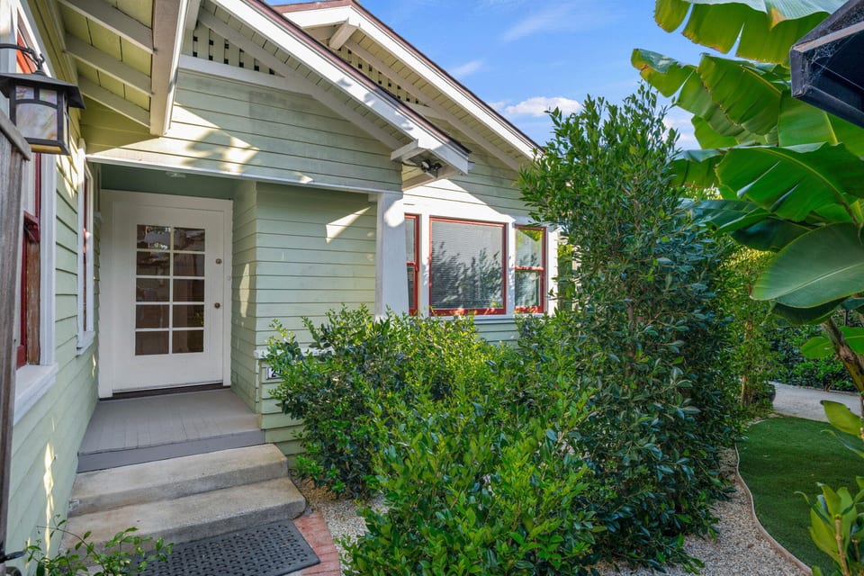 211 W Victoria Street Street, SANTA BARBARA, CA 93101