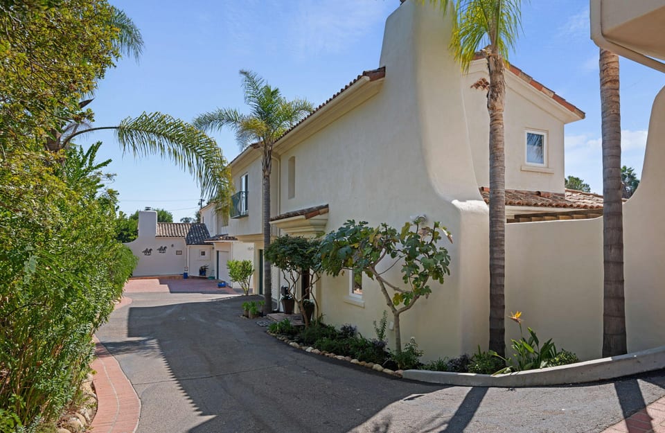 1010 E De La Guerra Street # A, SANTA BARBARA, CA 93103