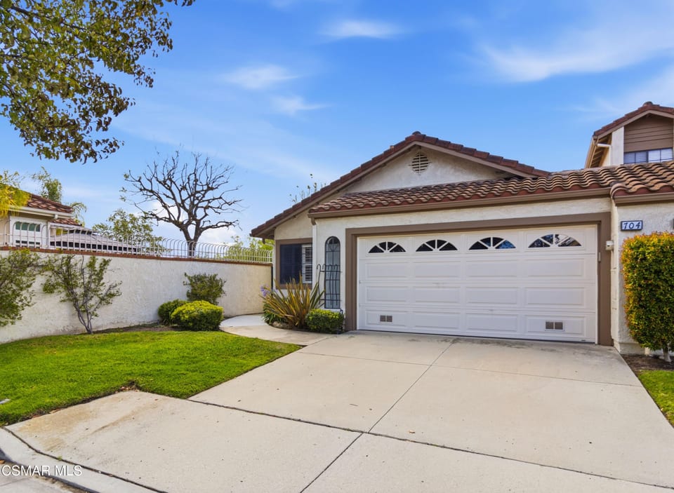 704 Wind Willow Way, Simi Valley, CA 93065