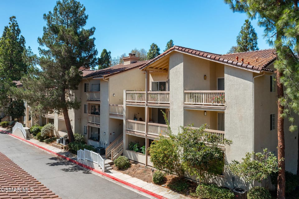 5728 Oak Bend Lane, 208, Oak Park, CA 91377