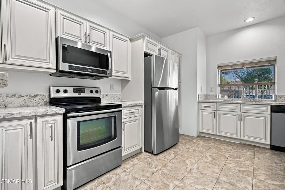 688 Indian Oak Lane