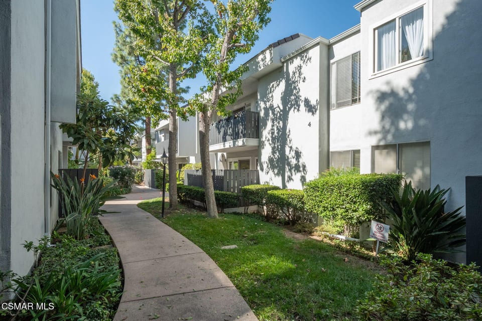 18645 Hatteras Street, 295, Tarzana, CA 91356