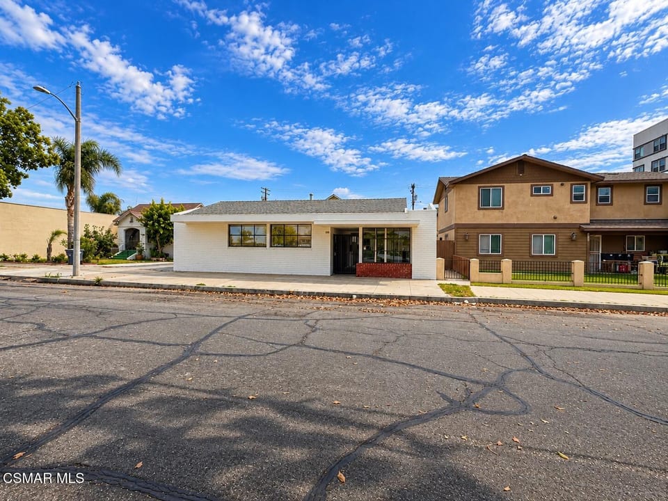 118 S B Street, Oxnard, CA 93030