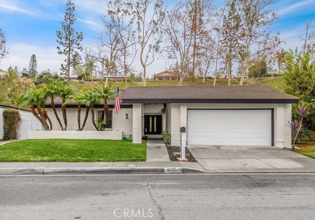6490 East Via Arboles