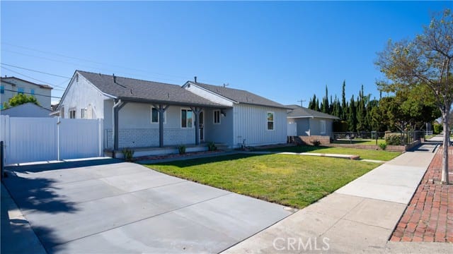 1624 East Cedar