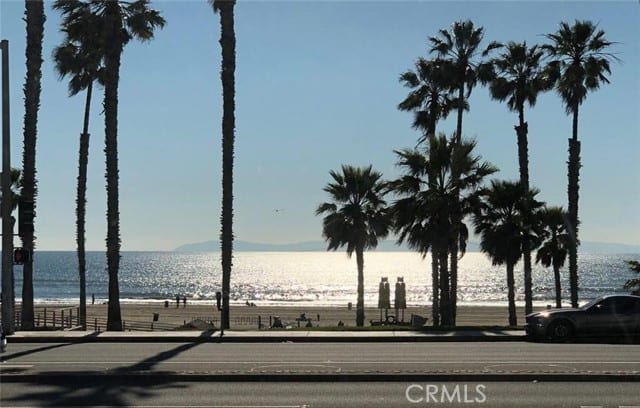 900 Pacific Coast