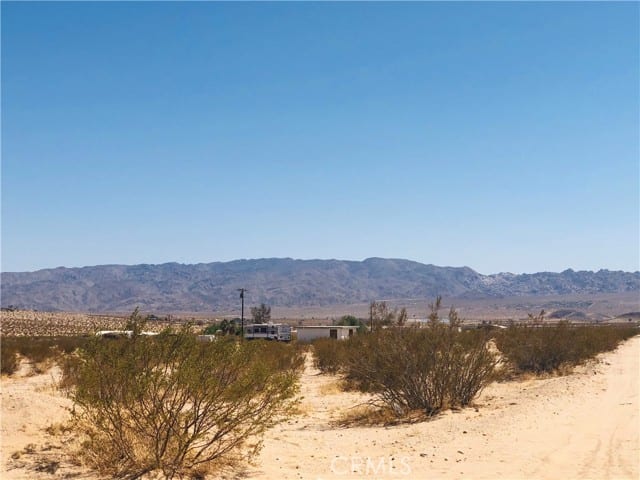 2 Kachina Drive