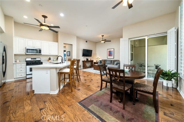 704 West 1st Street, Claremont, CA 91711