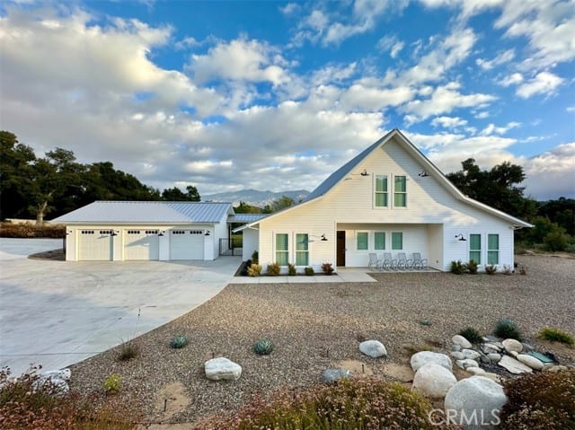 47043 Twin Pines Road