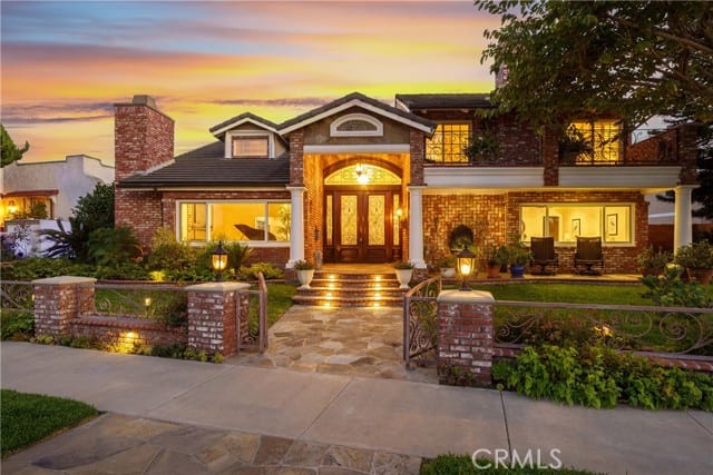 920 11th, Huntington Beach, CA 92648