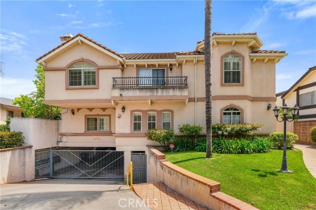 1122 Arcadia Avenue