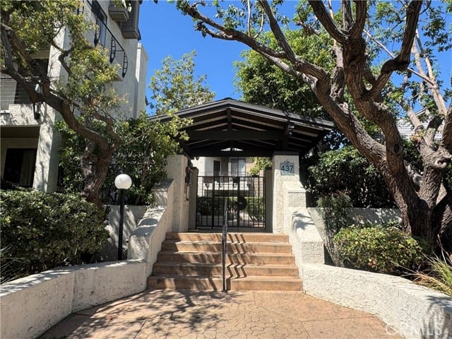 437 East Palm Avenue, 207, Burbank, CA 91501