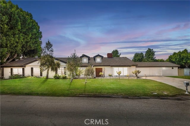 121 South Canyon Crest Drive