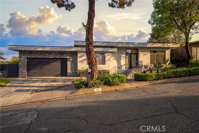 2637 North Mountain Avenue, Claremont, CA 91711