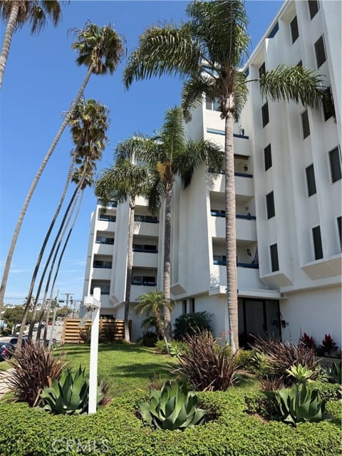 200 South Catalina Avenue