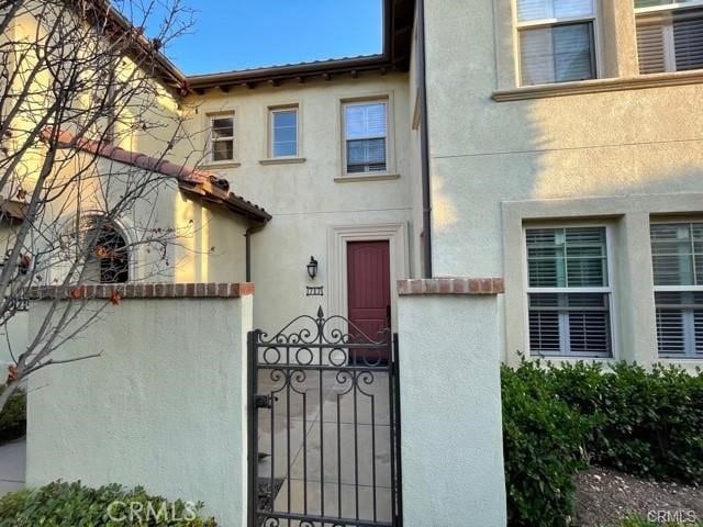 717 South Casita