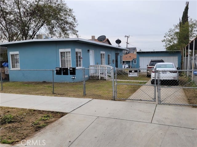 1525 Oregon Street