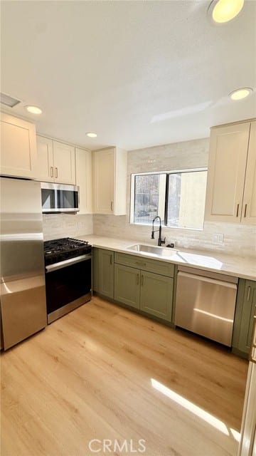 225 North Rose Street, 104, Burbank, CA 91505