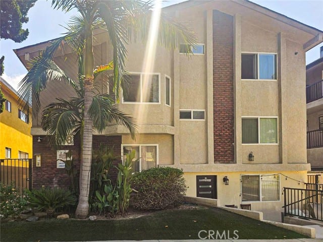 518 East Valencia
