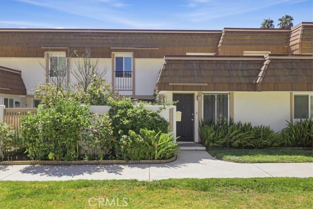 10445 Larwin unit 3, 3, Chatsworth, CA 91311