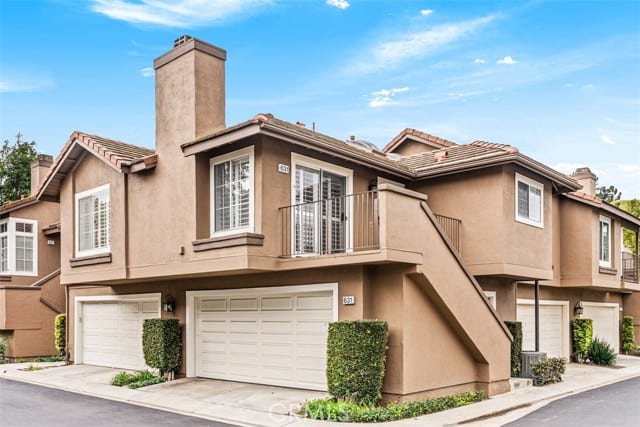 631 South Dewberry