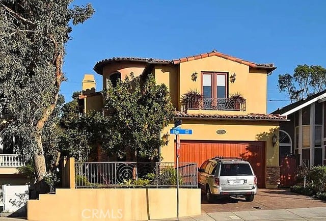 3200 Elm Avenue, Manhattan Beach, CA 90266
