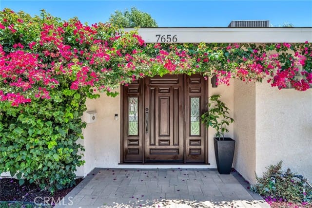 7656 Lasaine, Northridge, CA 91325