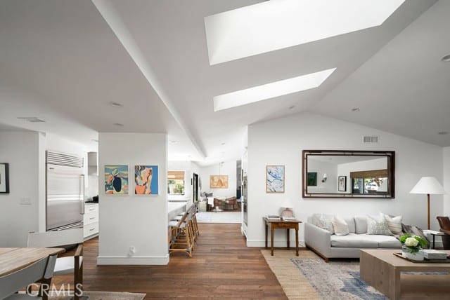 31926 Avenida Evita