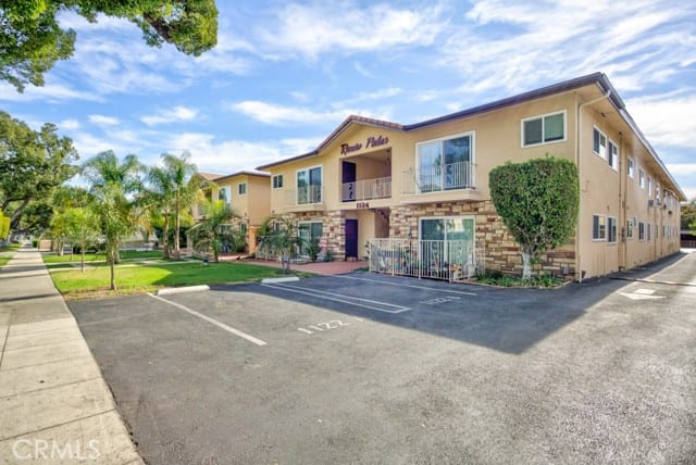 1124 West Huntington Drive