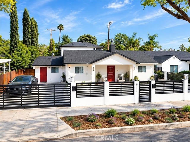 8218 ENCINO Avenue, Northridge, CA 91325