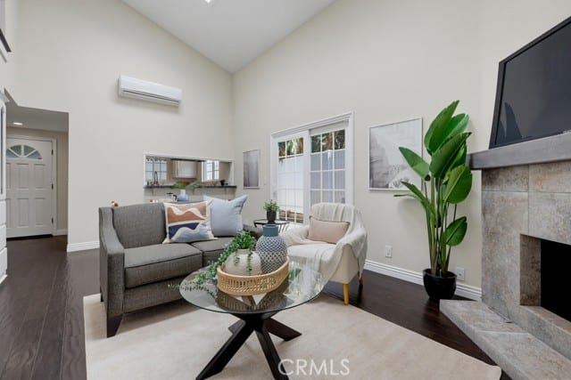 1118 Sandi Lane, Costa Mesa, CA 92627