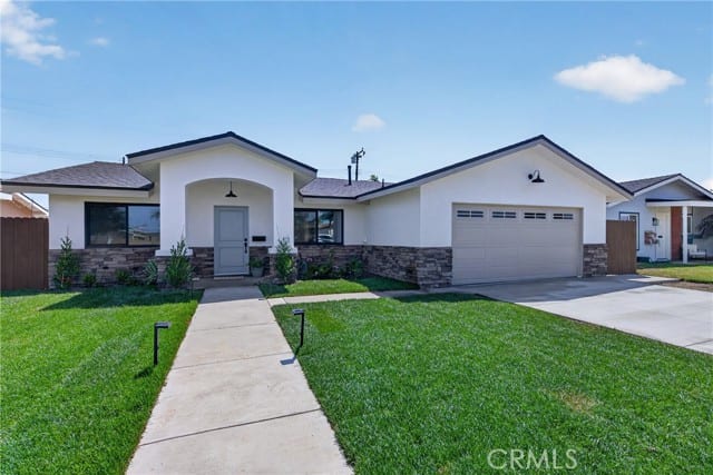 19352 Brookhurst, Huntington Beach, CA 92646