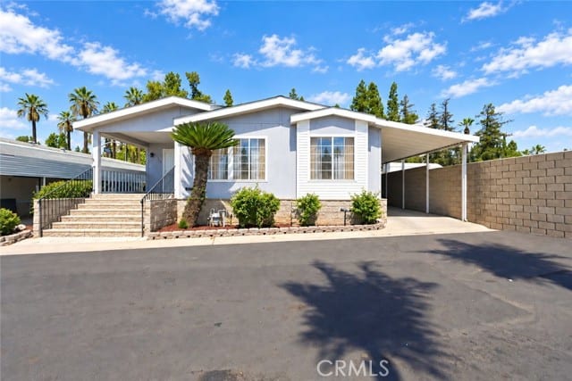 840 East Foothill